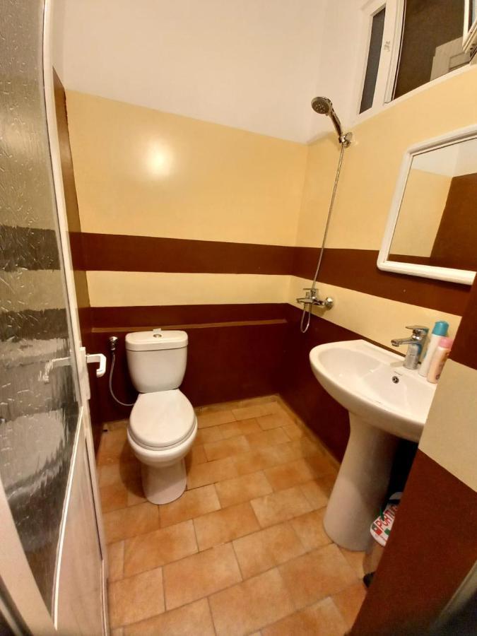 Manthoguesthouse ジロカストラ エクステリア 写真