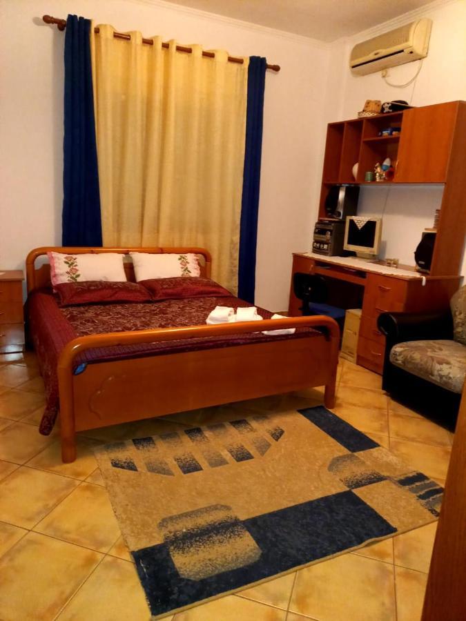 Manthoguesthouse ジロカストラ エクステリア 写真