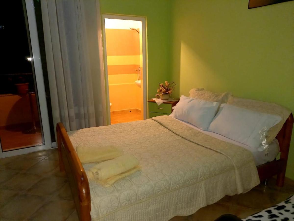 Manthoguesthouse ジロカストラ エクステリア 写真